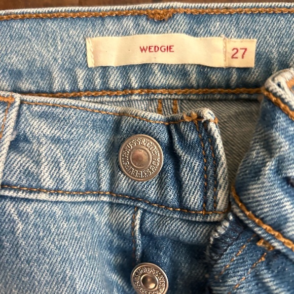 levi’s Wedgie Jean size 27 like new - Picture 2 of 5